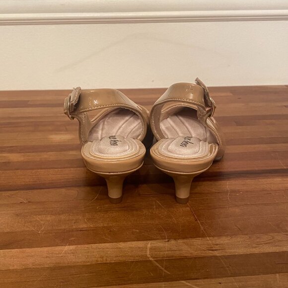 Kitten Heel Nude Sling Back Pump Women's Size 6 - Picture 4 of 10